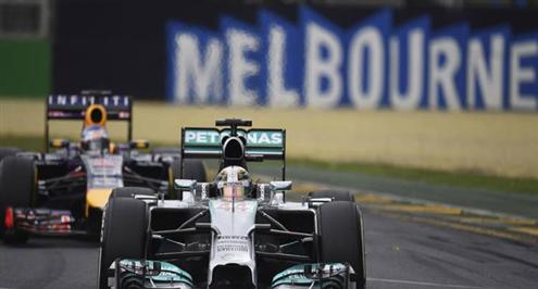 هاميلتون سائق مرسيدس أول المنطلقين بسباق أستراليا للسيارات